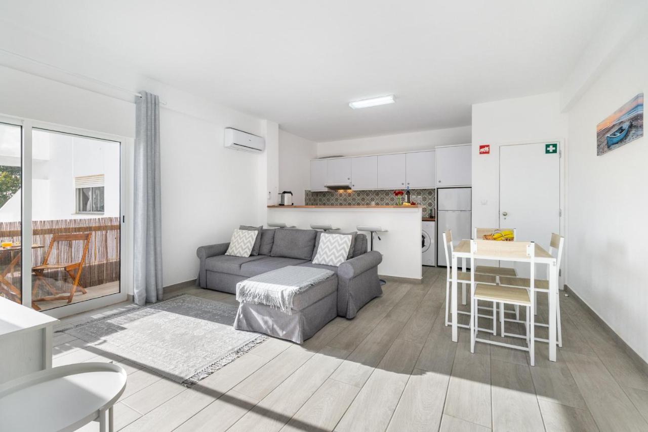 Apartamento Cor Do Mar: Seaside Retreat in Alvor Exterior photo